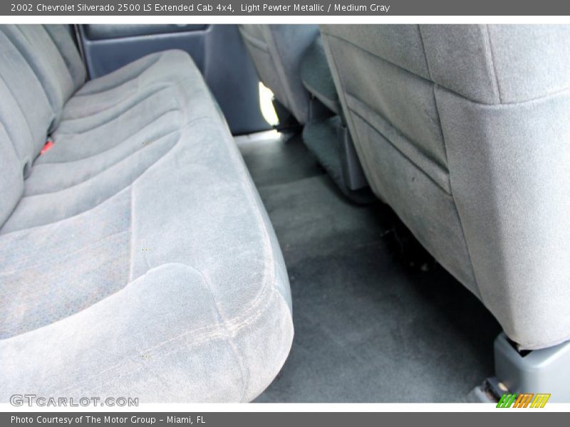 Light Pewter Metallic / Medium Gray 2002 Chevrolet Silverado 2500 LS Extended Cab 4x4