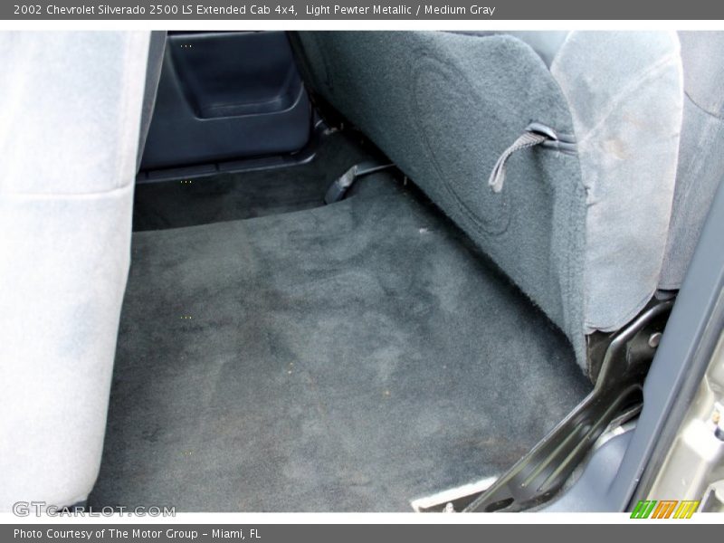 Light Pewter Metallic / Medium Gray 2002 Chevrolet Silverado 2500 LS Extended Cab 4x4