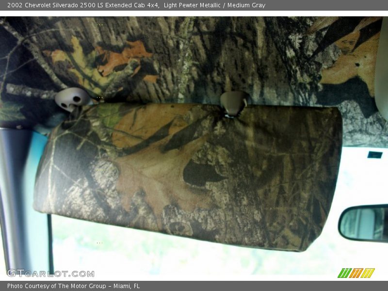 Light Pewter Metallic / Medium Gray 2002 Chevrolet Silverado 2500 LS Extended Cab 4x4