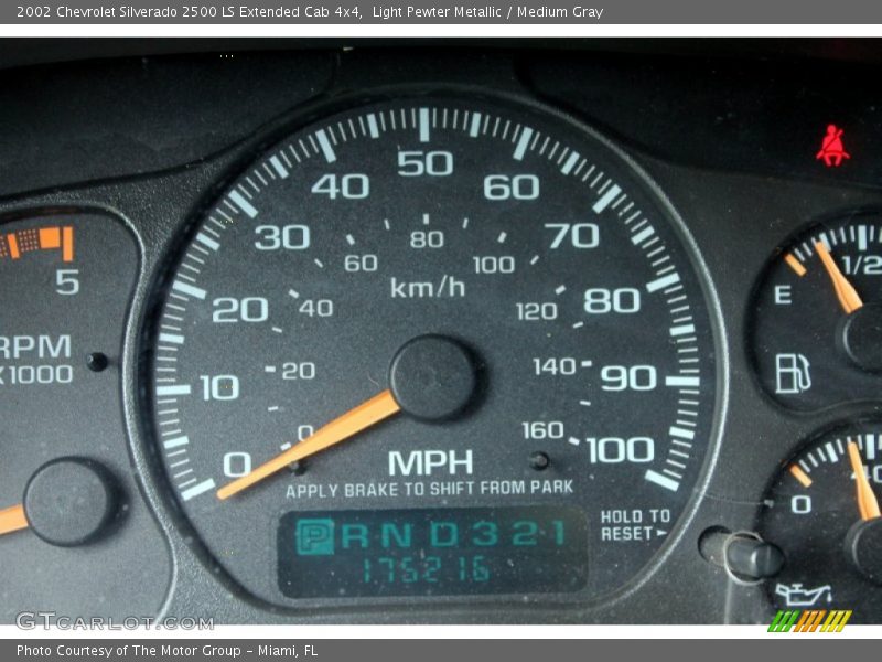 Light Pewter Metallic / Medium Gray 2002 Chevrolet Silverado 2500 LS Extended Cab 4x4