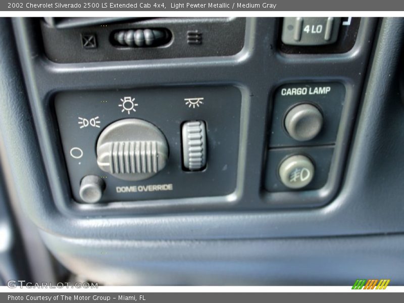 Light Pewter Metallic / Medium Gray 2002 Chevrolet Silverado 2500 LS Extended Cab 4x4