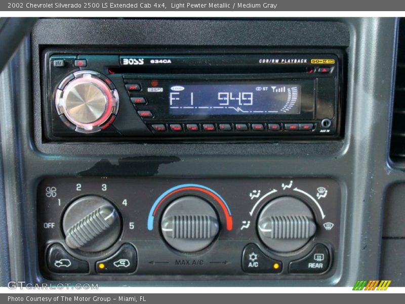 Light Pewter Metallic / Medium Gray 2002 Chevrolet Silverado 2500 LS Extended Cab 4x4