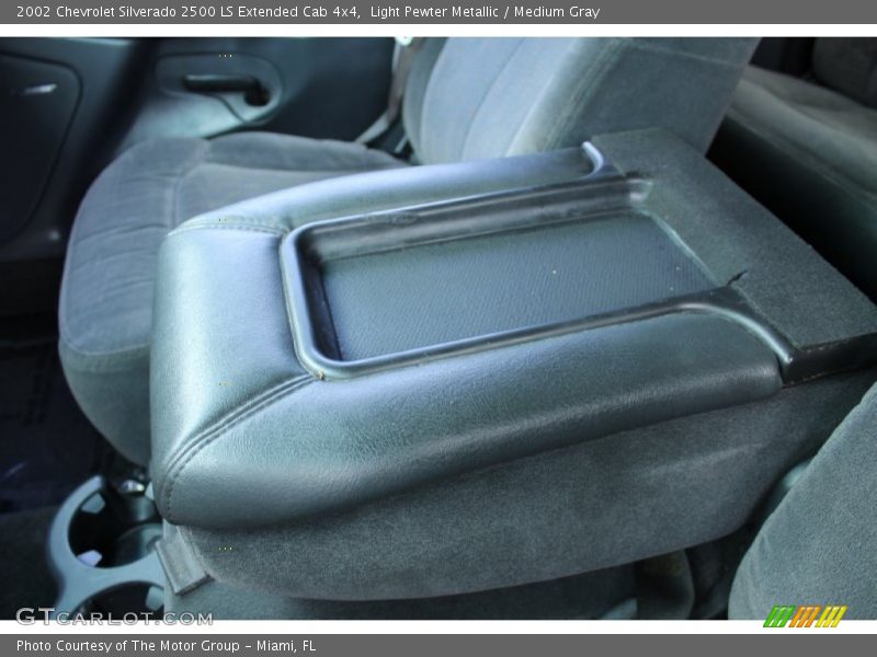 Light Pewter Metallic / Medium Gray 2002 Chevrolet Silverado 2500 LS Extended Cab 4x4