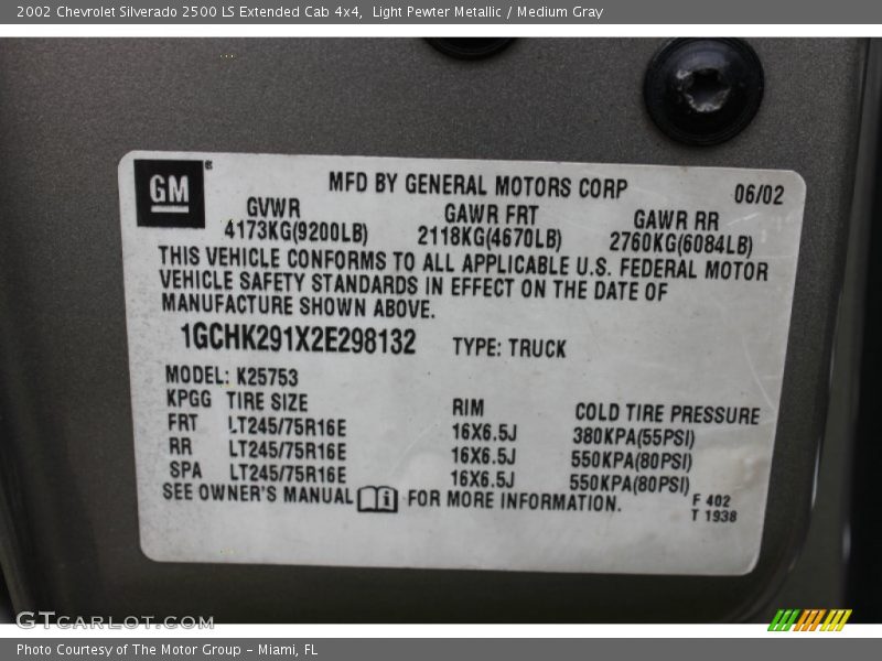 Light Pewter Metallic / Medium Gray 2002 Chevrolet Silverado 2500 LS Extended Cab 4x4