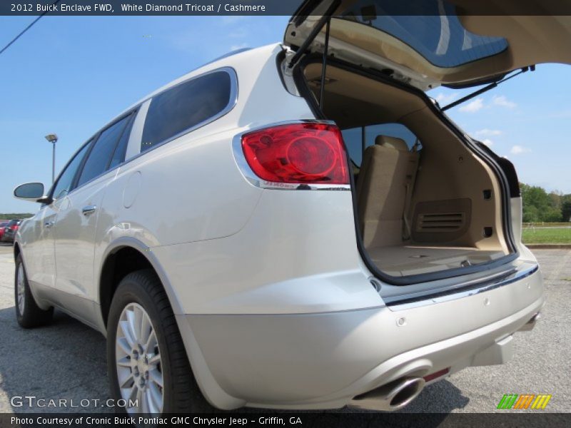 White Diamond Tricoat / Cashmere 2012 Buick Enclave FWD