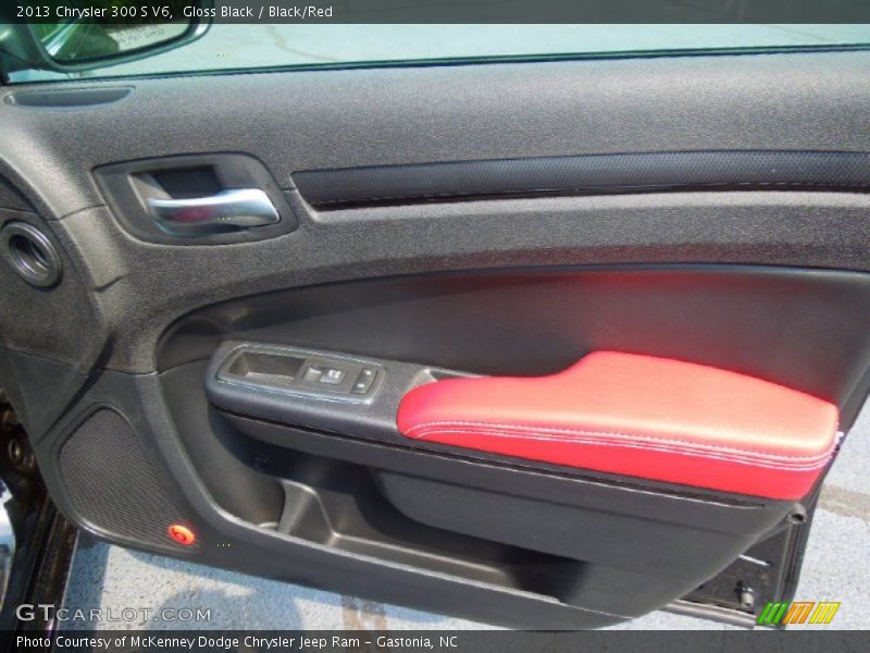 Gloss Black / Black/Red 2013 Chrysler 300 S V6
