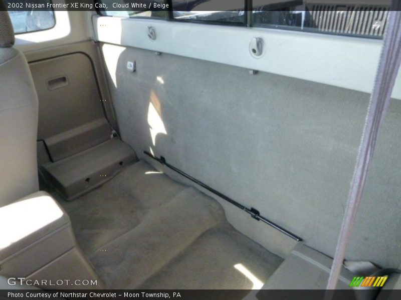 Cloud White / Beige 2002 Nissan Frontier XE King Cab