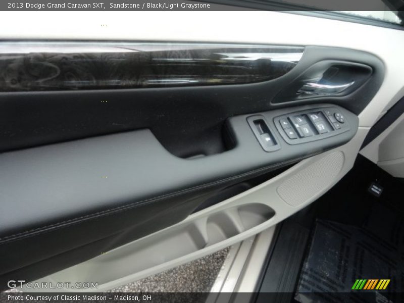 Sandstone / Black/Light Graystone 2013 Dodge Grand Caravan SXT