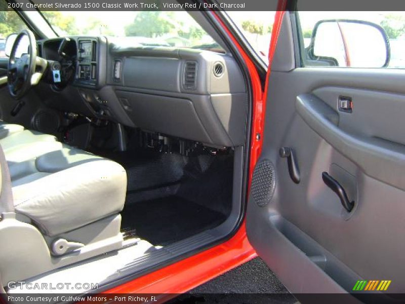 Victory Red / Dark Charcoal 2007 Chevrolet Silverado 1500 Classic Work Truck