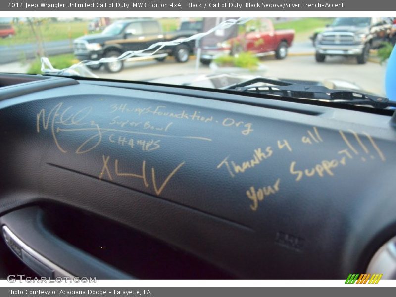 Black / Call of Duty: Black Sedosa/Silver French-Accent 2012 Jeep Wrangler Unlimited Call of Duty: MW3 Edition 4x4