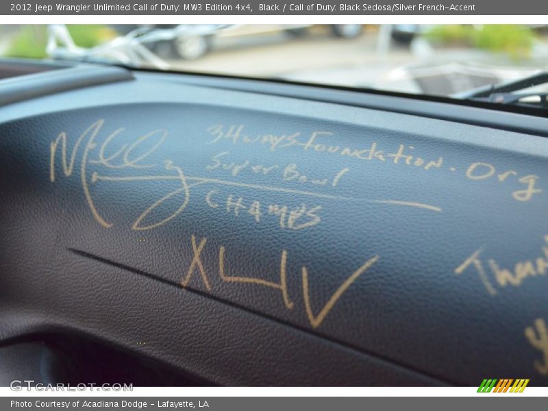 Black / Call of Duty: Black Sedosa/Silver French-Accent 2012 Jeep Wrangler Unlimited Call of Duty: MW3 Edition 4x4