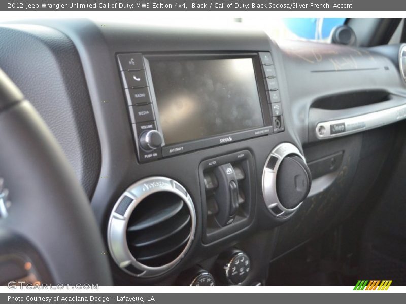Black / Call of Duty: Black Sedosa/Silver French-Accent 2012 Jeep Wrangler Unlimited Call of Duty: MW3 Edition 4x4