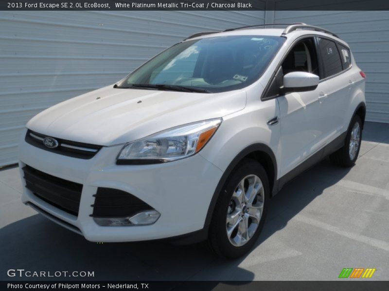 Front 3/4 View of 2013 Escape SE 2.0L EcoBoost