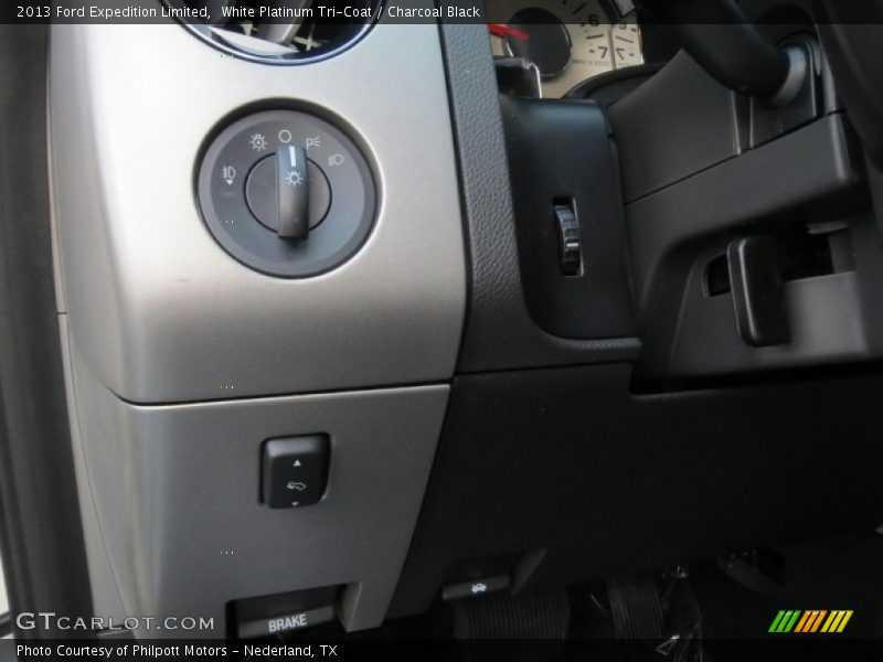 White Platinum Tri-Coat / Charcoal Black 2013 Ford Expedition Limited