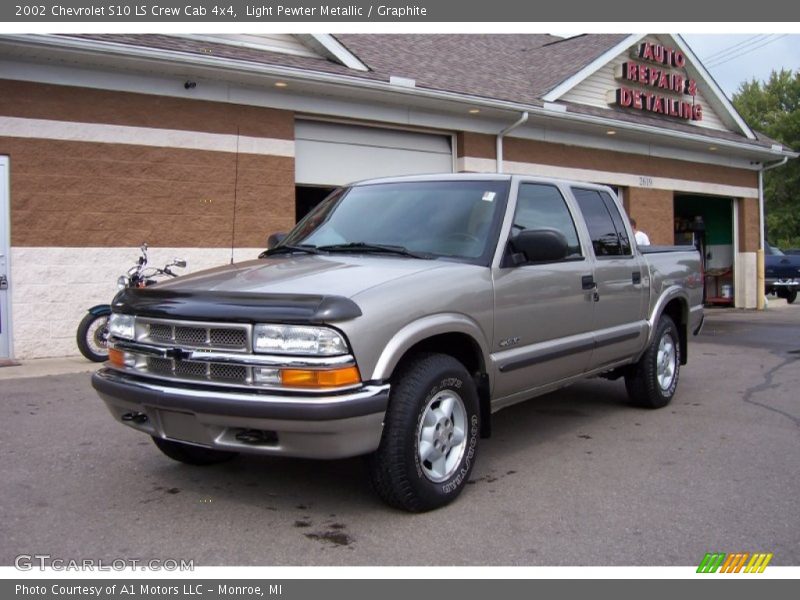 Light Pewter Metallic / Graphite 2002 Chevrolet S10 LS Crew Cab 4x4
