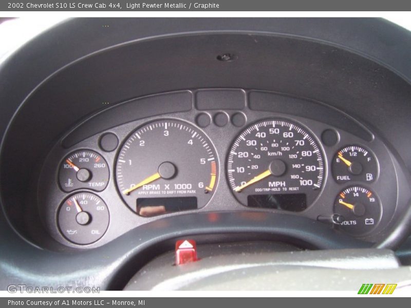 Light Pewter Metallic / Graphite 2002 Chevrolet S10 LS Crew Cab 4x4