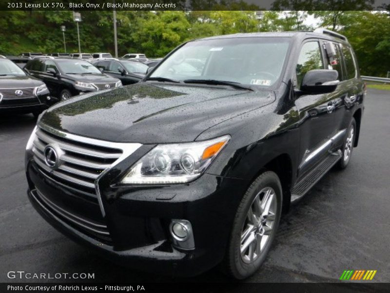 Front 3/4 View of 2013 LX 570