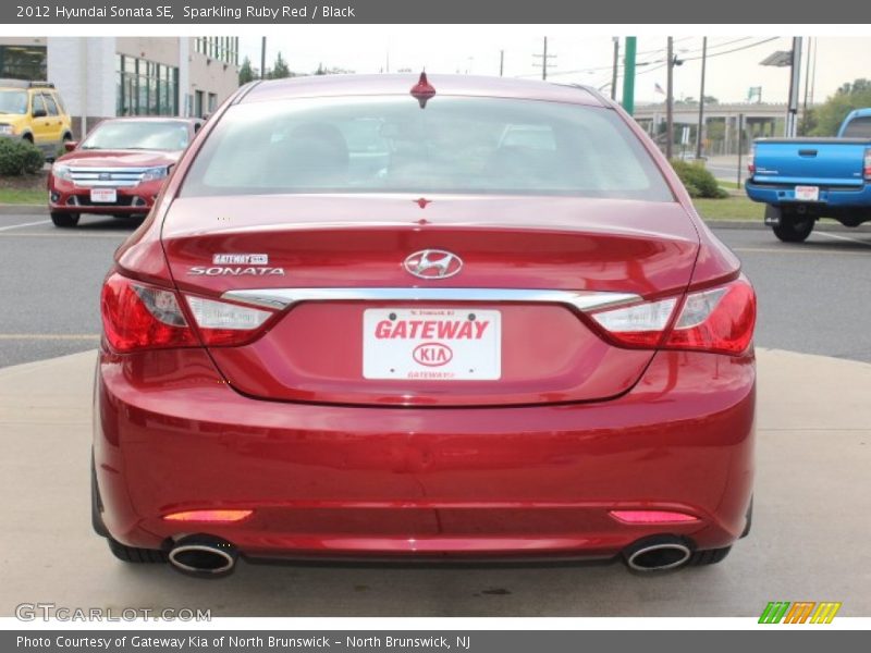 Sparkling Ruby Red / Black 2012 Hyundai Sonata SE
