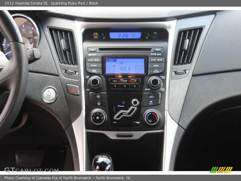Controls of 2012 Sonata SE