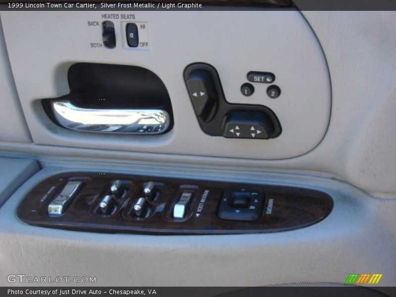 Silver Frost Metallic / Light Graphite 1999 Lincoln Town Car Cartier