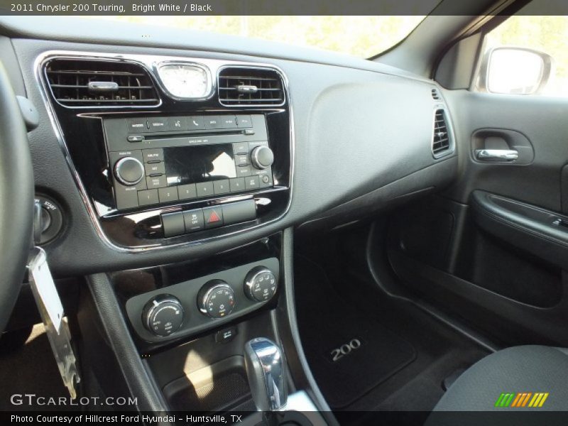Bright White / Black 2011 Chrysler 200 Touring
