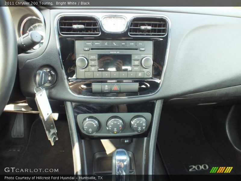 Bright White / Black 2011 Chrysler 200 Touring