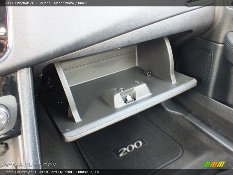 Bright White / Black 2011 Chrysler 200 Touring