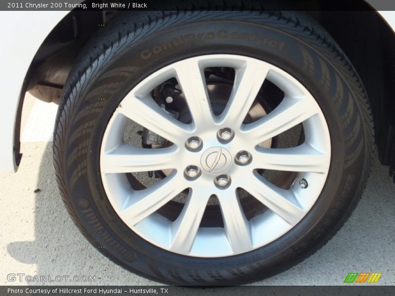Bright White / Black 2011 Chrysler 200 Touring