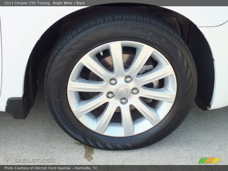 Bright White / Black 2011 Chrysler 200 Touring