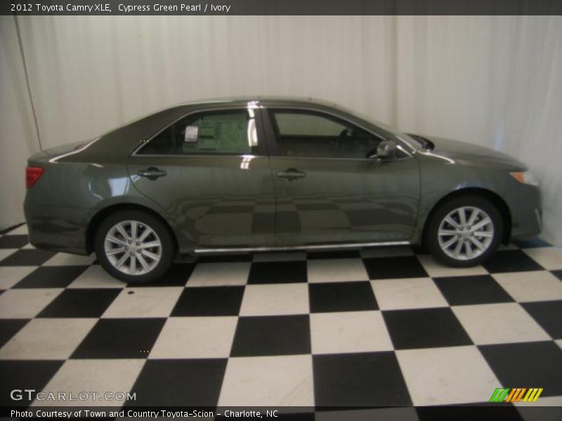 Cypress Green Pearl / Ivory 2012 Toyota Camry XLE