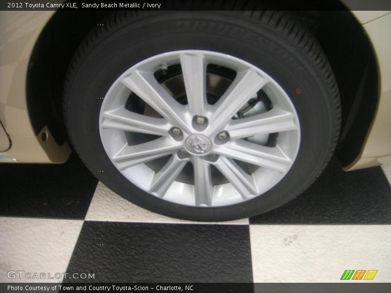 Sandy Beach Metallic / Ivory 2012 Toyota Camry XLE