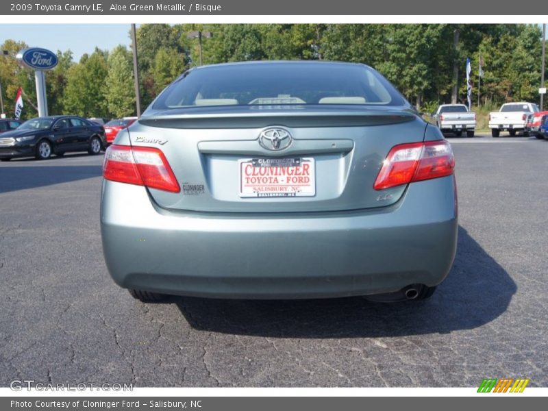 Aloe Green Metallic / Bisque 2009 Toyota Camry LE