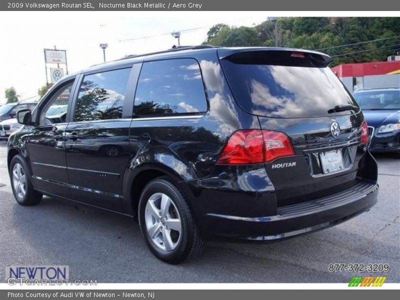 Nocturne Black Metallic / Aero Grey 2009 Volkswagen Routan SEL