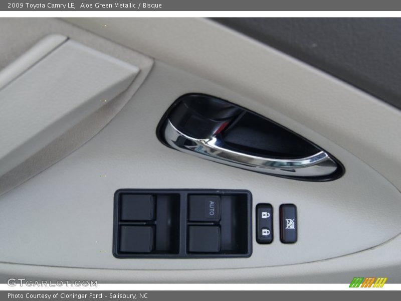 Aloe Green Metallic / Bisque 2009 Toyota Camry LE