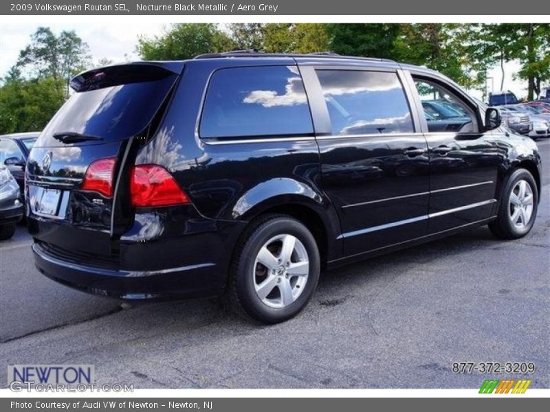 Nocturne Black Metallic / Aero Grey 2009 Volkswagen Routan SEL