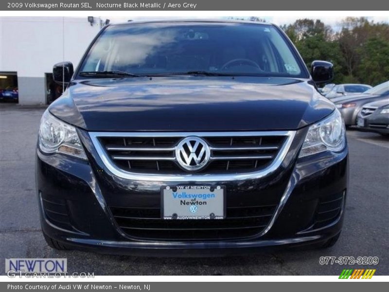 Nocturne Black Metallic / Aero Grey 2009 Volkswagen Routan SEL