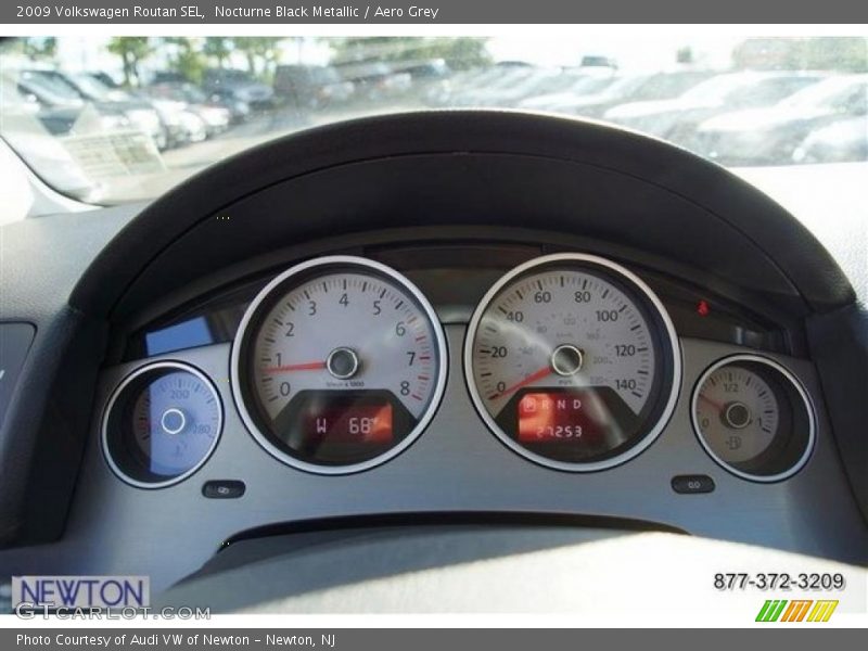 Nocturne Black Metallic / Aero Grey 2009 Volkswagen Routan SEL