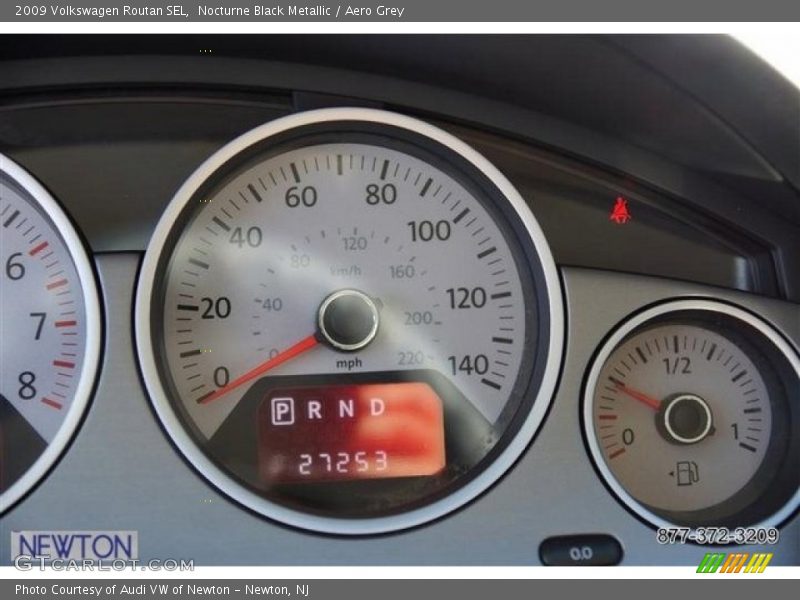 Nocturne Black Metallic / Aero Grey 2009 Volkswagen Routan SEL
