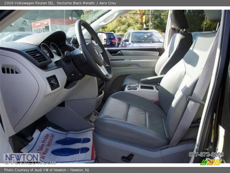 Nocturne Black Metallic / Aero Grey 2009 Volkswagen Routan SEL