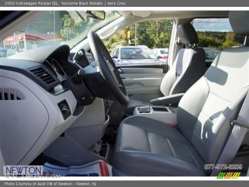 Nocturne Black Metallic / Aero Grey 2009 Volkswagen Routan SEL