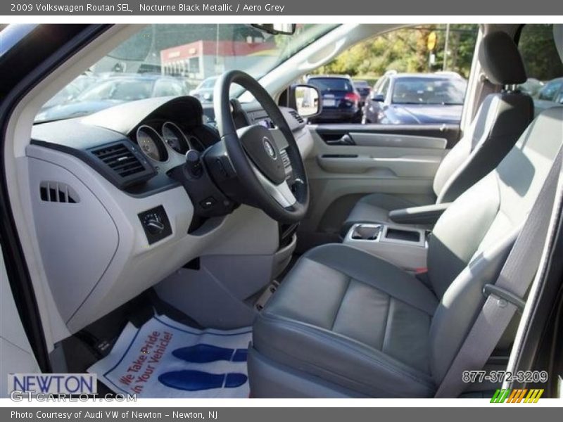 Nocturne Black Metallic / Aero Grey 2009 Volkswagen Routan SEL