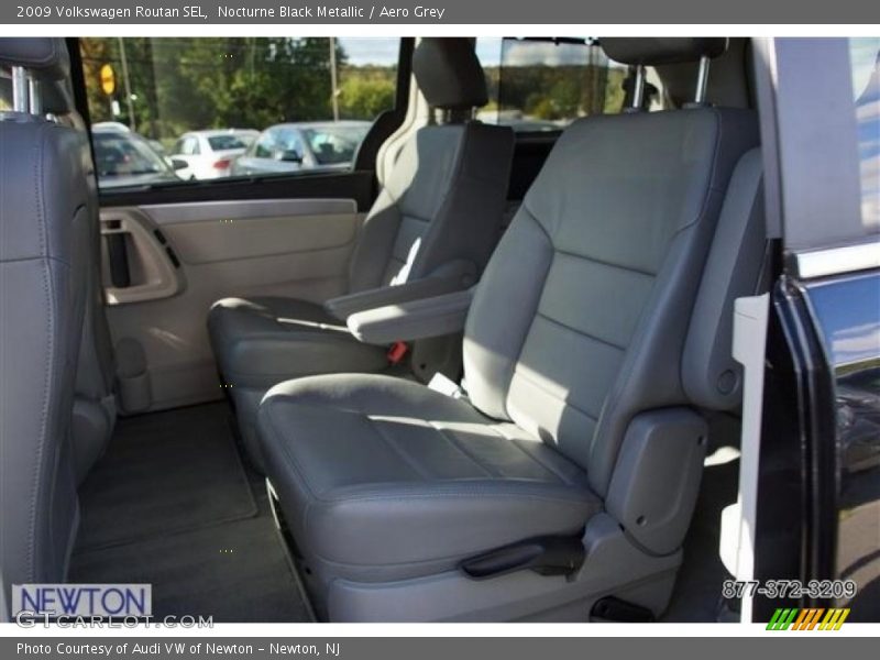 Nocturne Black Metallic / Aero Grey 2009 Volkswagen Routan SEL