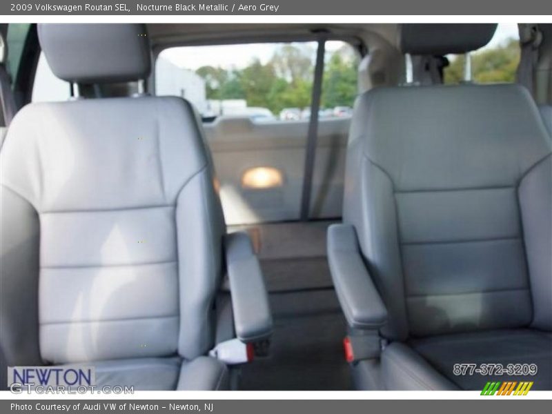 Nocturne Black Metallic / Aero Grey 2009 Volkswagen Routan SEL