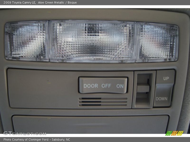 Aloe Green Metallic / Bisque 2009 Toyota Camry LE
