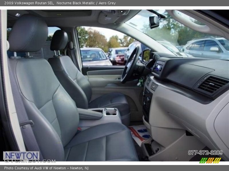 Nocturne Black Metallic / Aero Grey 2009 Volkswagen Routan SEL