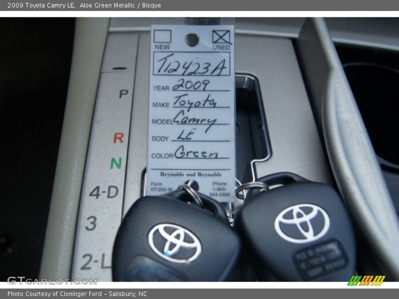 Aloe Green Metallic / Bisque 2009 Toyota Camry LE