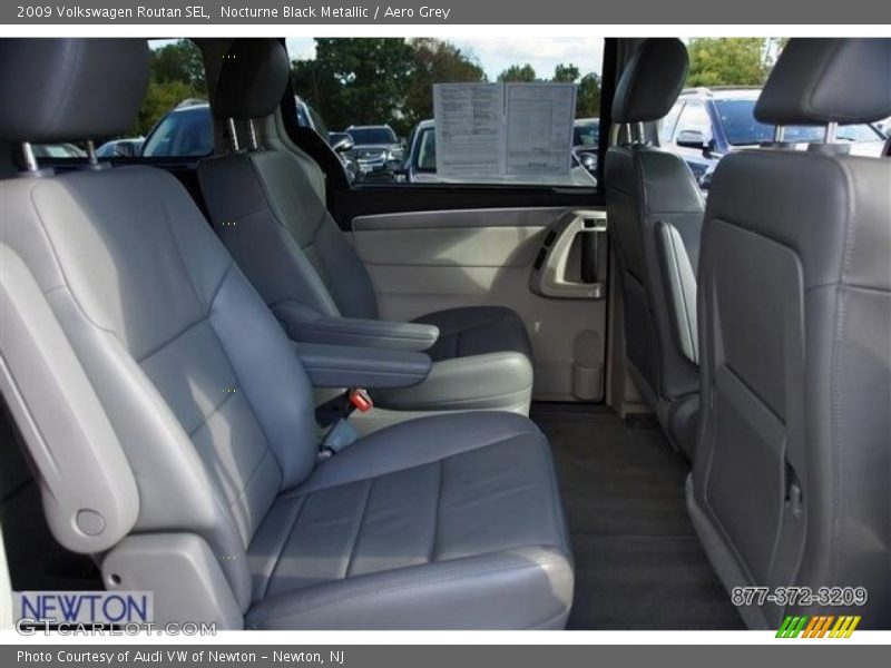Nocturne Black Metallic / Aero Grey 2009 Volkswagen Routan SEL