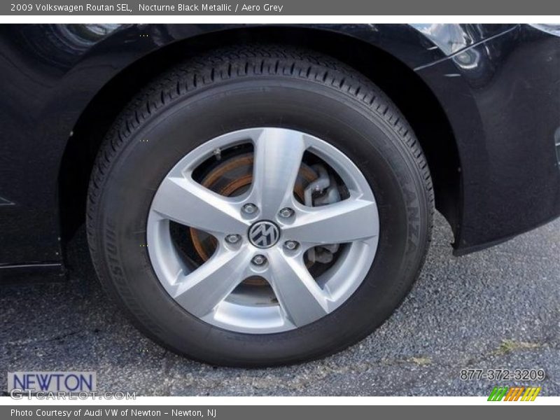 Nocturne Black Metallic / Aero Grey 2009 Volkswagen Routan SEL