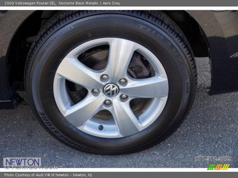 Nocturne Black Metallic / Aero Grey 2009 Volkswagen Routan SEL