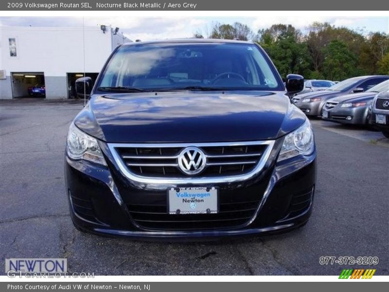 Nocturne Black Metallic / Aero Grey 2009 Volkswagen Routan SEL